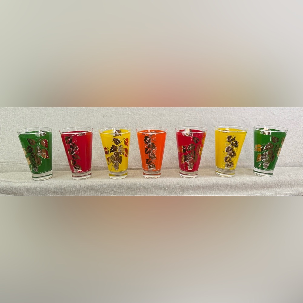 Vintage Vibrant Leaf Design Glass Set